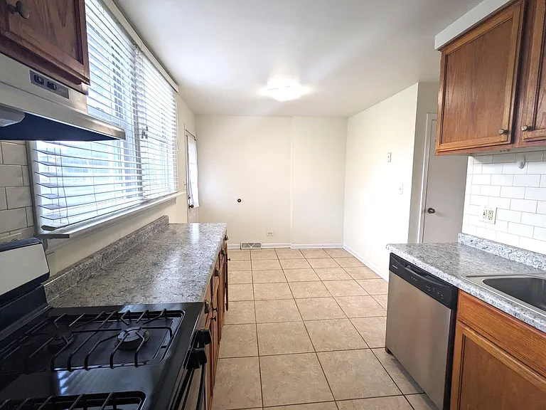 2129 Ash St #D — Photo 3