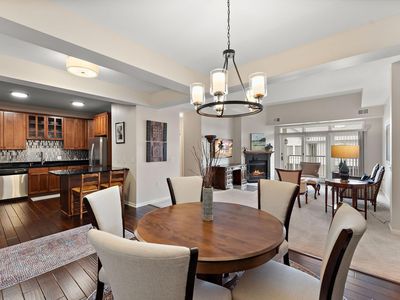 5250 Grandview Sq APT 2406, Edina, MN, 55436