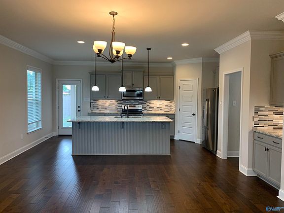 4th image of 184 Summer Pointe Ln