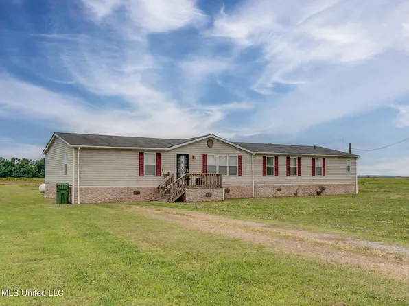 5208 Dubbs Rd, Dundee, MS 38626