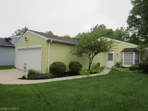 9966 Magnolia Dr #19, Olmsted Falls, OH 44138