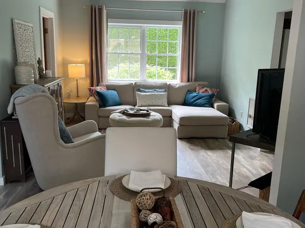 (undisclosed Address), Canandaigua, NY 14424