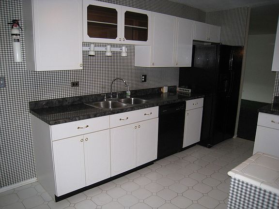 5th image of 640 Murray Ln Unit 401