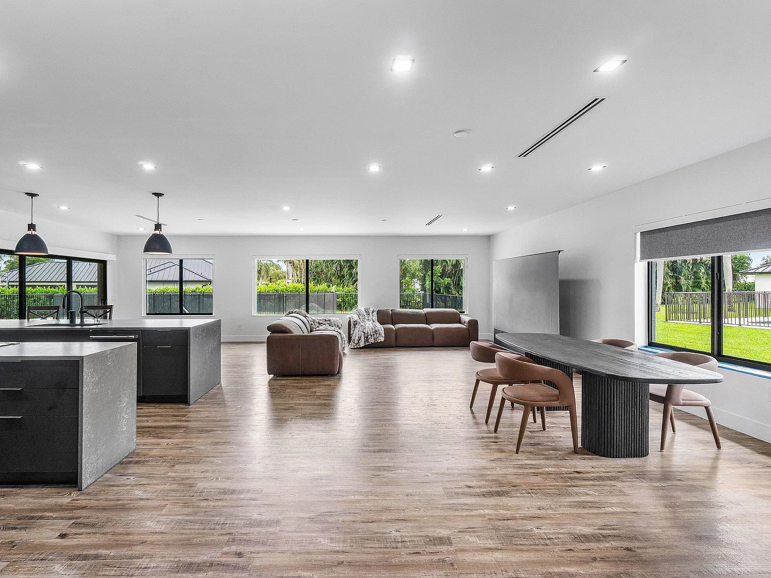 4 bed, 3.5 bath, 3205 sqft, $20,000 — Photo 3