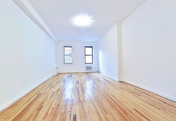 2nd image of 352 E 89th St APT 3B