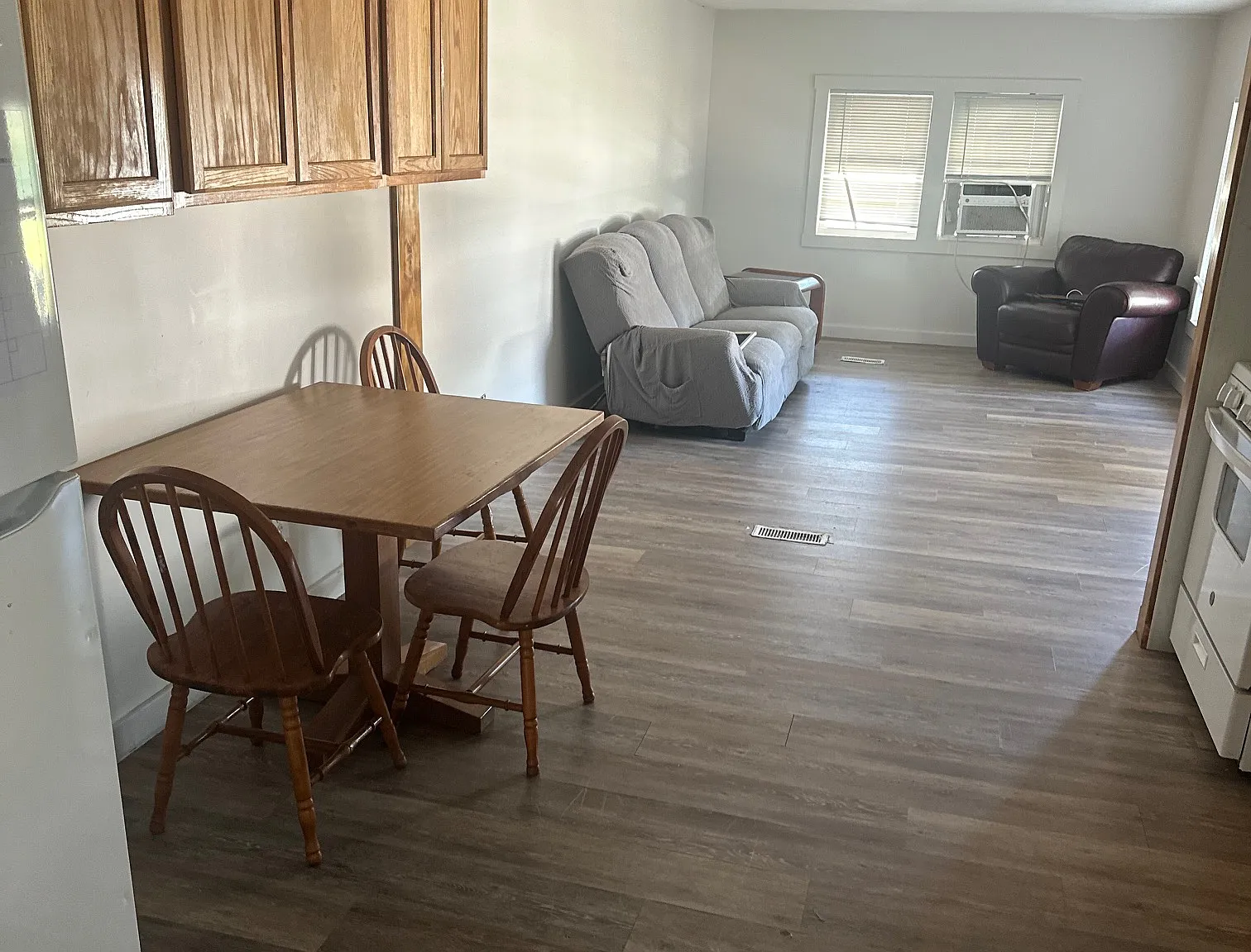300 N Walnut St — Photo 4