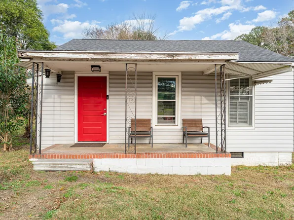 330 E Stallings St, Clayton, NC 27520