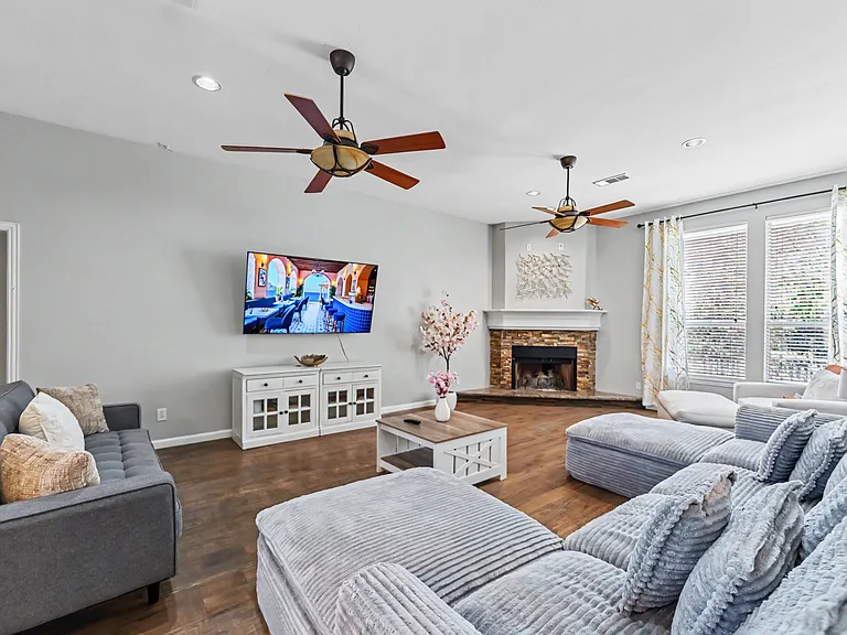 2451 Valley View Dr — Photo 34
