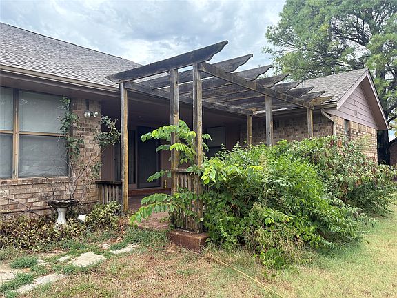 4th image of 618 S Timberridge Dr