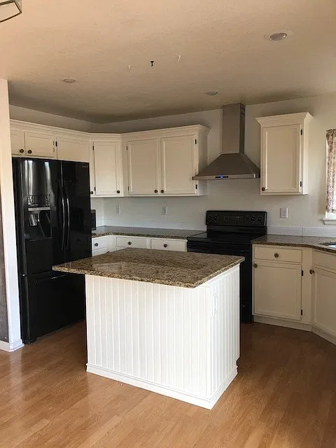 4 bed, 1915 sqft, $2,950 — Photo 3