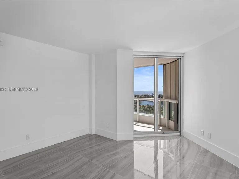 21055 Yacht Club Dr #1409 — Photo 32