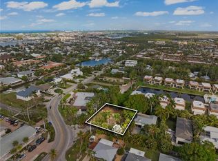 1205 Sandpiper St, Naples, FL 34102