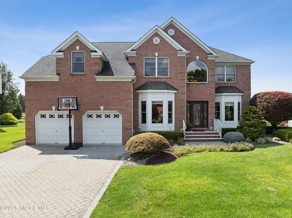 10 Hedgerow Lane, Manalapan, NJ 07726