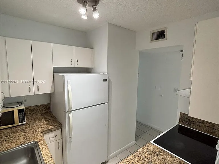 126 SW 17th Rd #505 — Photo 13