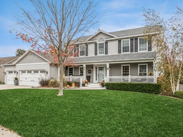 205 Cobble Stone Dr NW, Cedar Rapids, IA 52405