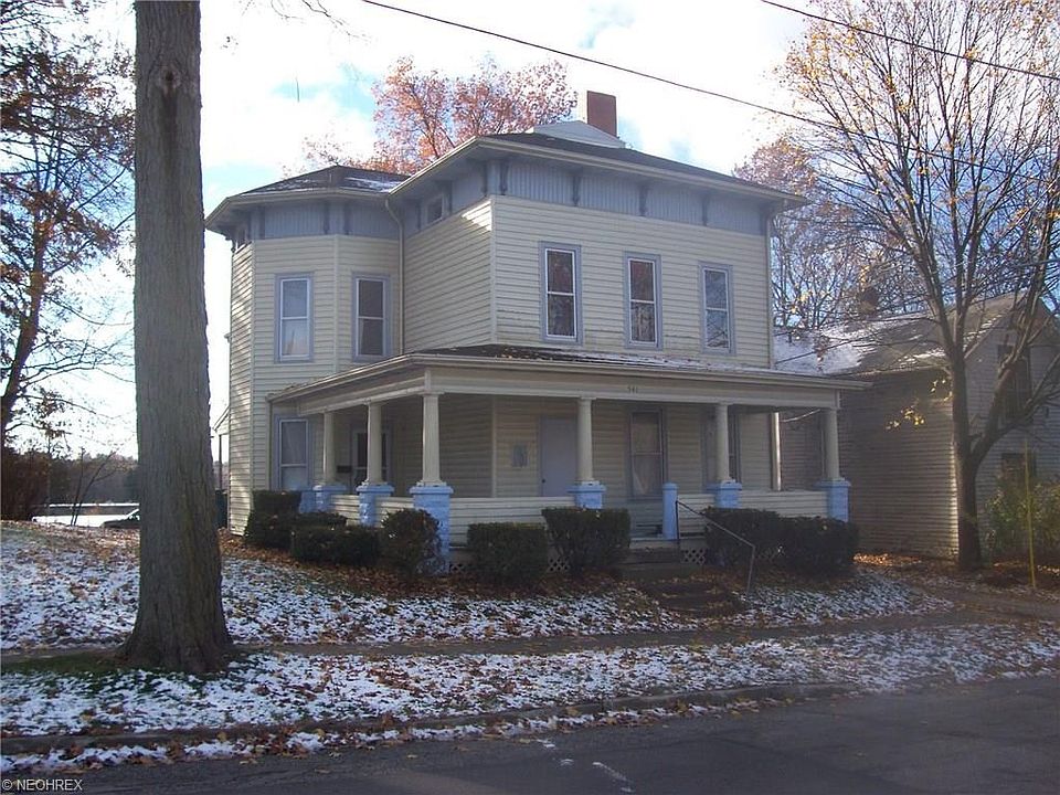 1st image of 541 E North St