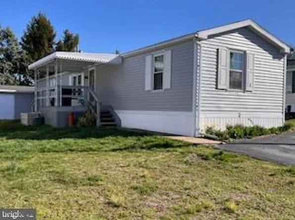 3 Penn Court Dr, Mount Joy, PA 17552