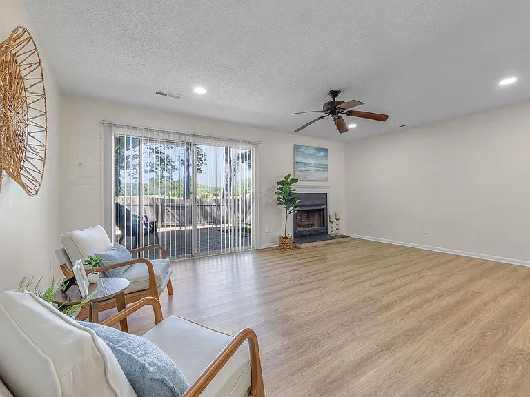5036 Glenwood Way — Photo 18