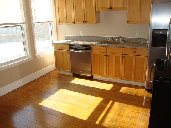 2nd image of 35 Northey St #B