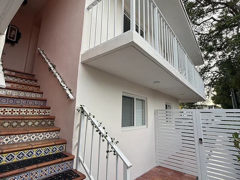 829 SW 9th Ave #2 — Photo 8