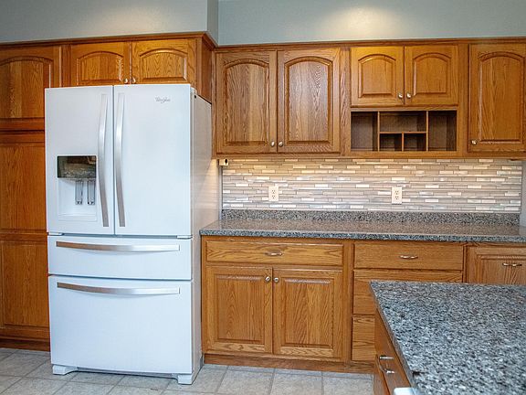 5th image of 1012 E Donald Dr
