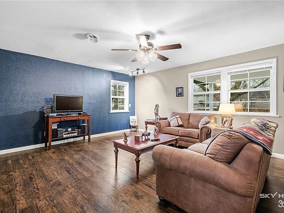 4th image of 74 Southwood St