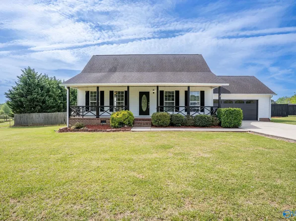 927 Fruit Farm Rd E, Fort Payne, AL 35967