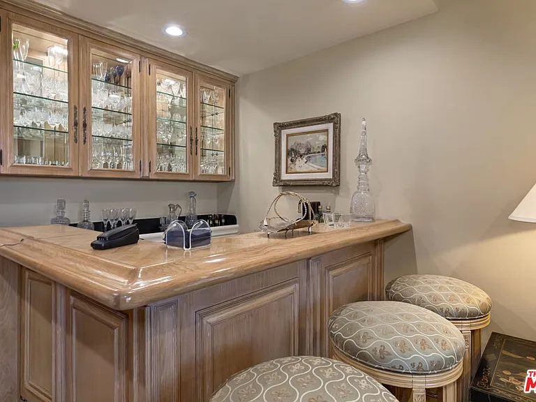 300 N Swall Dr #457 — Photo 14