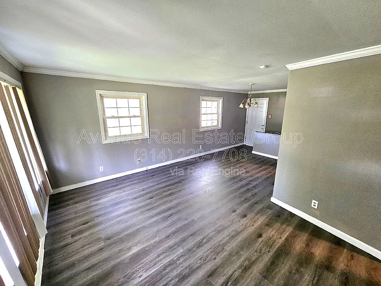 1130 Forest Home Dr — Photo 5