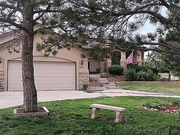 Front Yard View of Garage