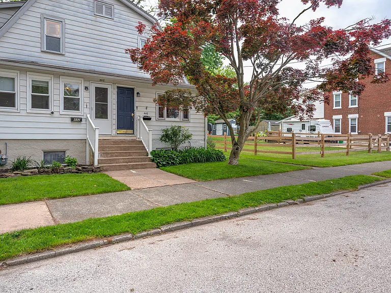 440 Pine St — Photo 25