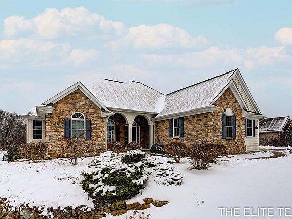 2nd image of 29440 Heritage Ln