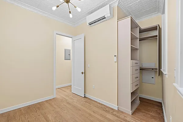 Bedroom, photo 2