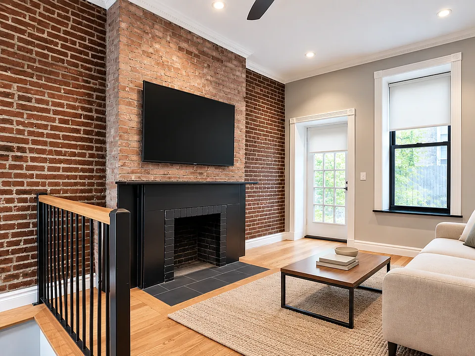 53 Leroy St #1D