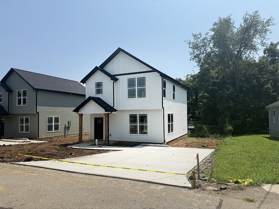 1st image of 208 15th Ave W