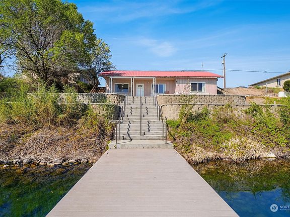 3rd image of 2597 NE Westshore Drive