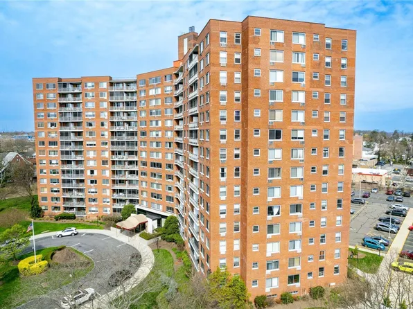 220-55 46th Ave Avenue #11E, Bayside, NY 11361