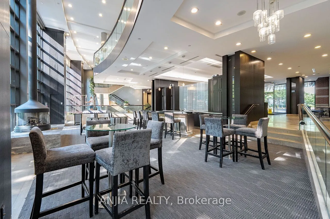 2 bed, $3,200 — Photo 3