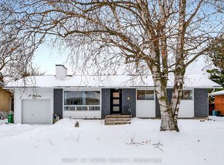 18 Wolmsley Cres, Ottawa, ON K2G1J4