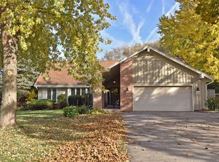 W209N10556 Oak Ln, Germantown, WI 53022