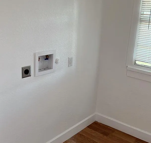 2825 Victoria St — Photo 9