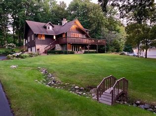 W3515 Oakwood Dr, Lake Geneva, WI