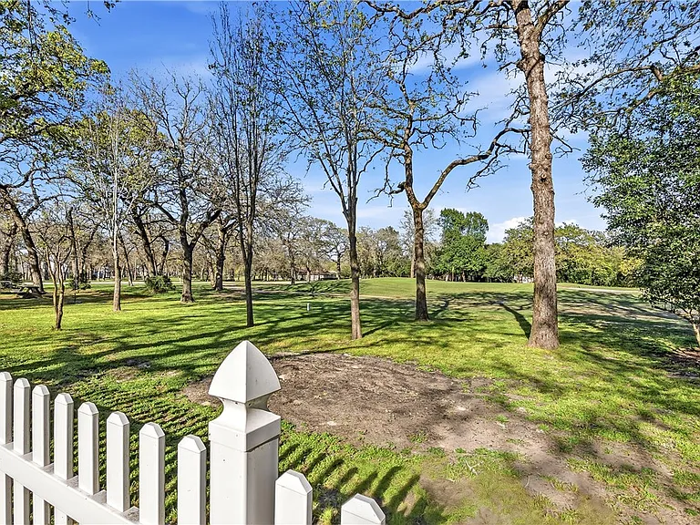 22 Golfview Dr — Photo 35