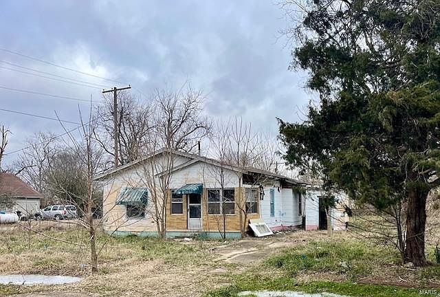 2nd image of 310 Broad St