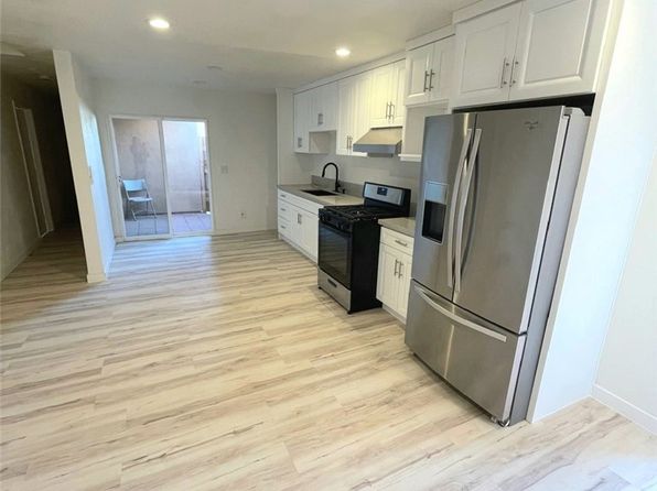 3374 1/2 Fashion Ave