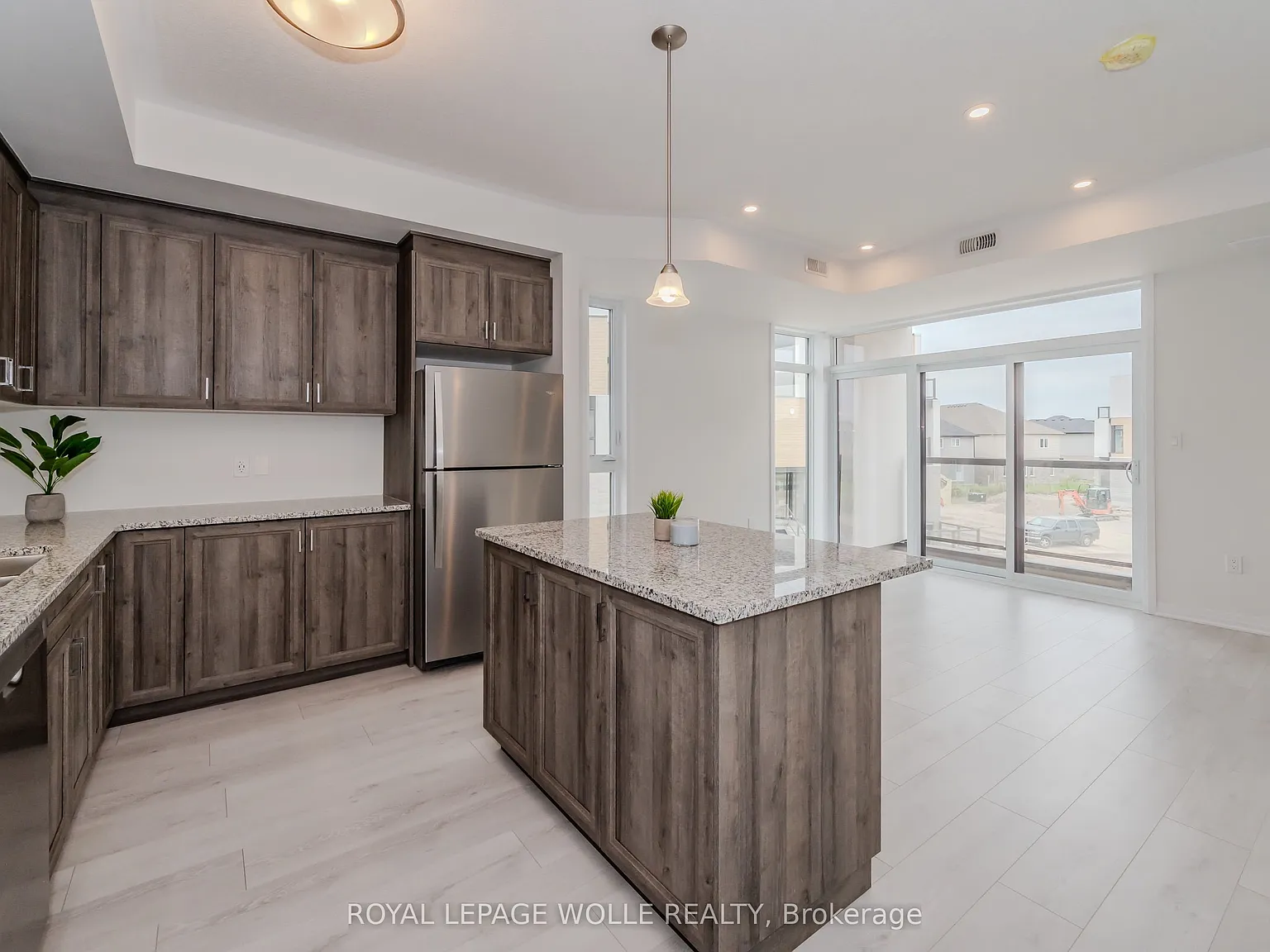 2 bed, $2,500 — Photo 3