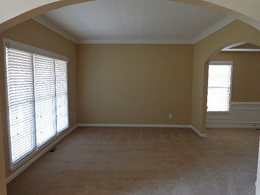 4th image of 637 Rebecca Ives Dr