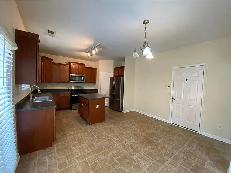 2146 Peach Shoals Cir — Photo 22