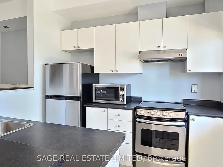 550 Front St W #438 — Photo 6