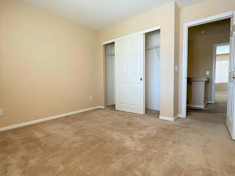 10595 Salmon Leap St — Photo 32